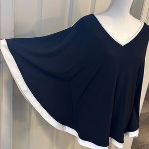 Frank Lyman Design Black and White V-Neck Blouse, size 8